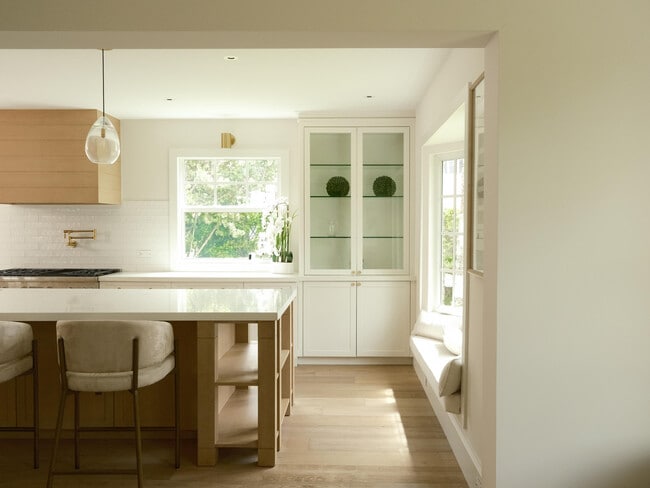 Building Photo - 1017 Tamarind Rd