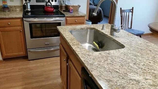 Building Photo - 3704 Wilshire Ln