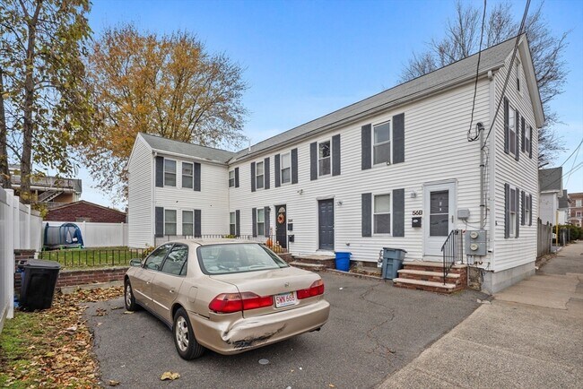 Building Photo - 56 Central St