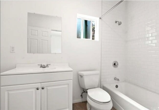 Building Photo - Charming 1 Bed / 1 Bath ADU with Private Patio in Prime Sylmar Location