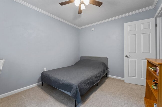 Building Photo - Lakewood rental!