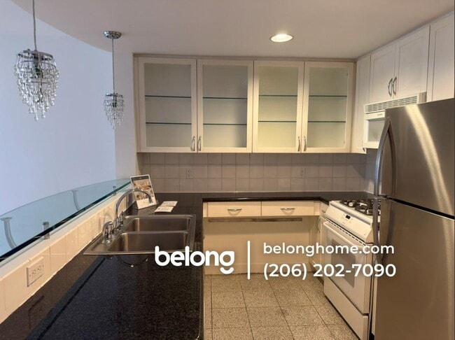 Building Photo - 2929 1st Ave