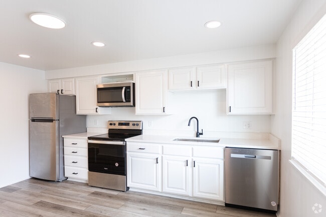 Interior Photo - Sierra Ridge