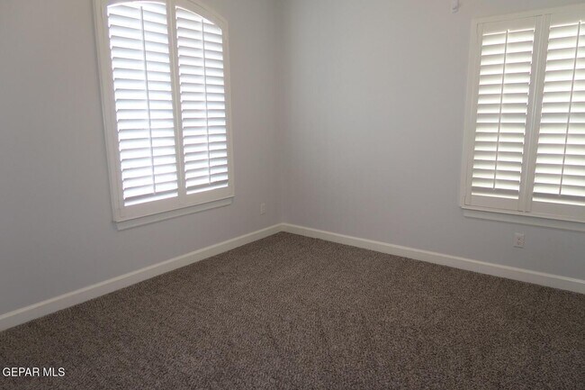 Building Photo - 13153 Cozy Cove Ave