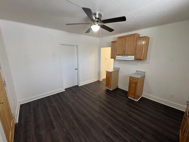 Building Photo - 4116