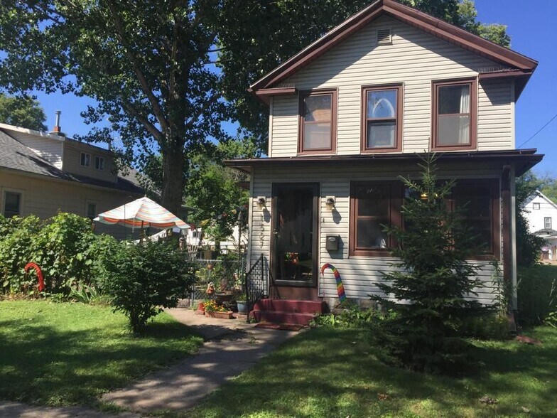 Primary Photo - 1527 Loomis Street