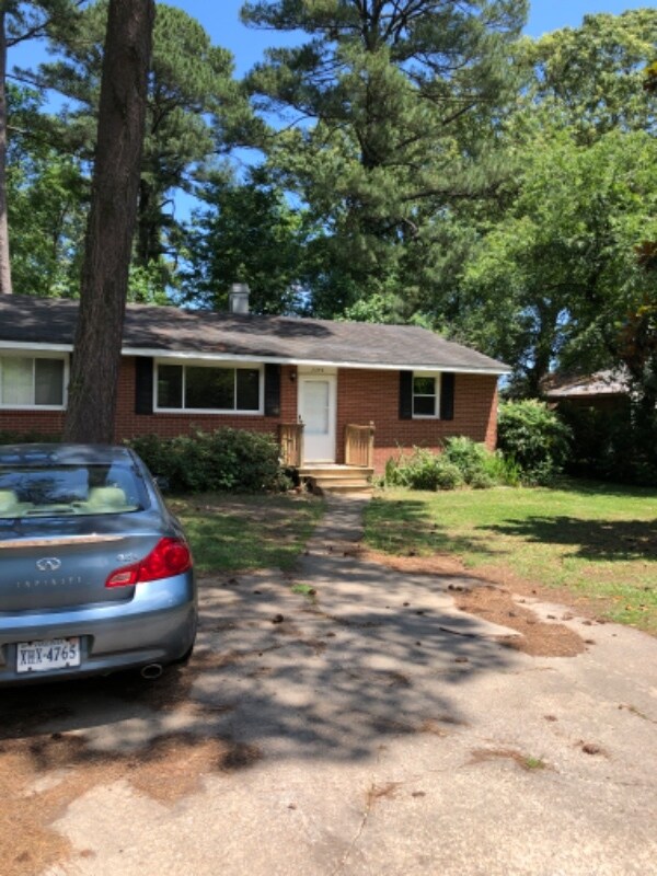 Building Photo - 2254 Wolf St