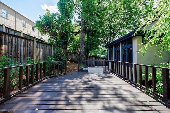 Building Photo - 3491 Roswell Rd NE