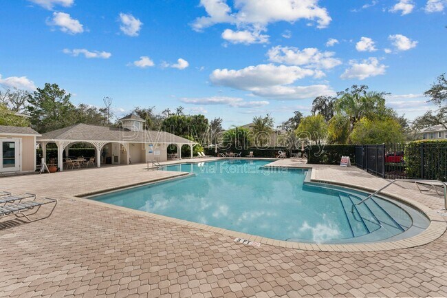 Building Photo - 5873 Fishhawk Ridge Dr