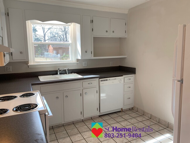Kitchen - 231 Vincenne Rd
