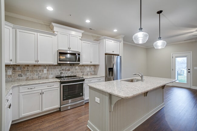 Building Photo - 2576 Wellesley Square Dr