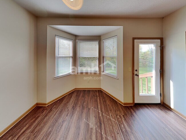 Building Photo - 6213 Home Park Dr