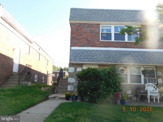 Primary Photo - 2165 Benson St