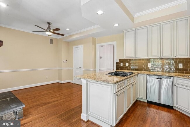 Building Photo - 417 Winding Rose Dr