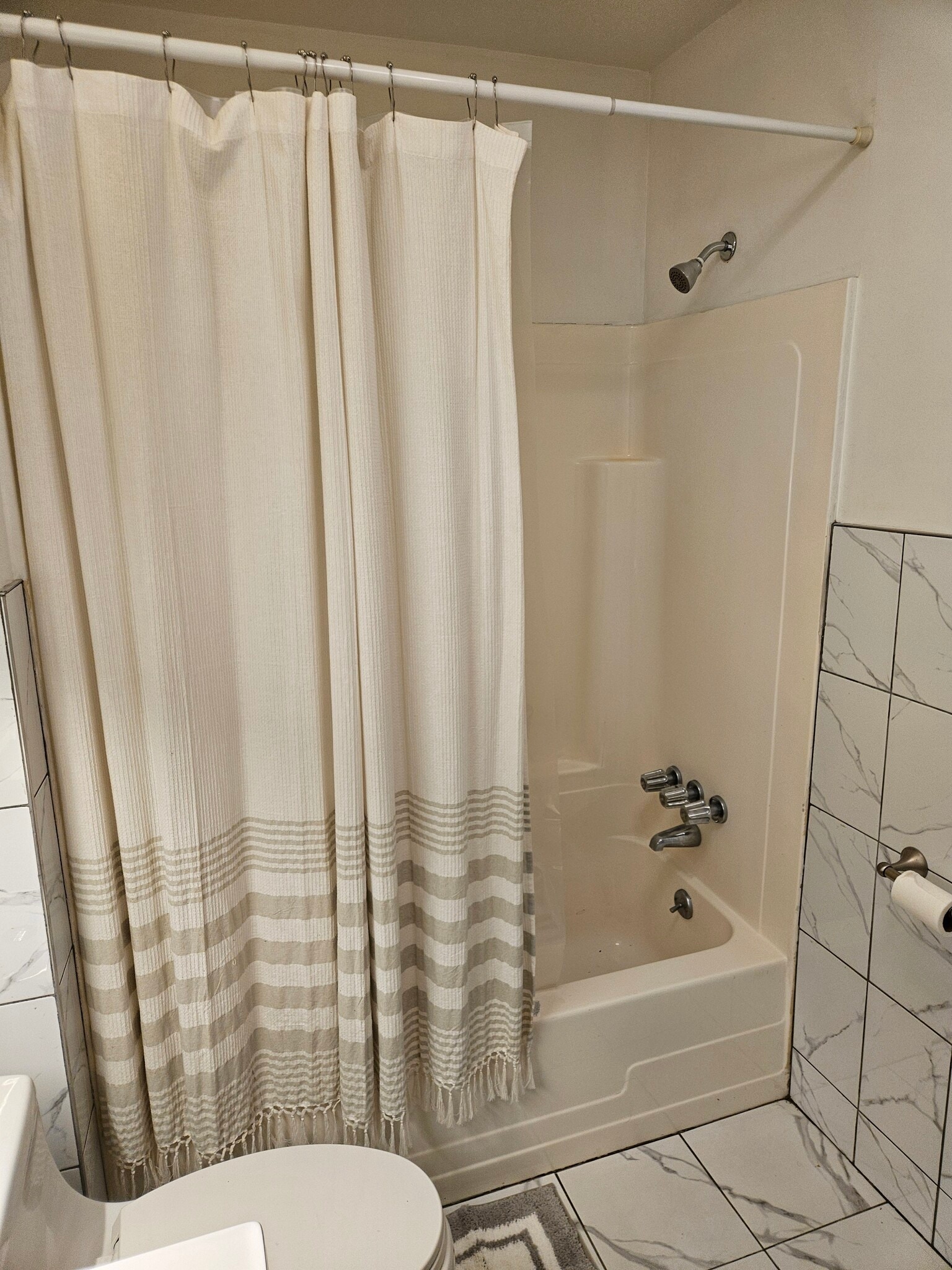 Building Photo - 164 Mill St