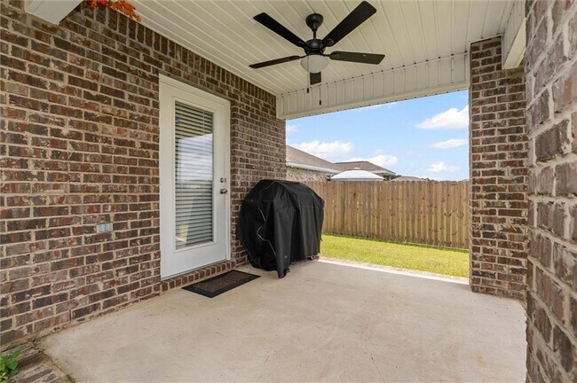 Building Photo - 2599 Cedarwood St