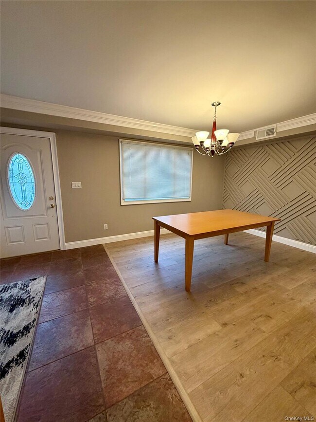 Building Photo - 125 Hill Spur