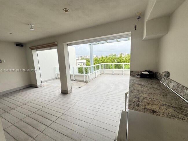 Building Photo - 10550 NW 65th Ln