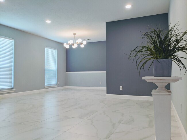 Building Photo - 10062 Haddington Dr