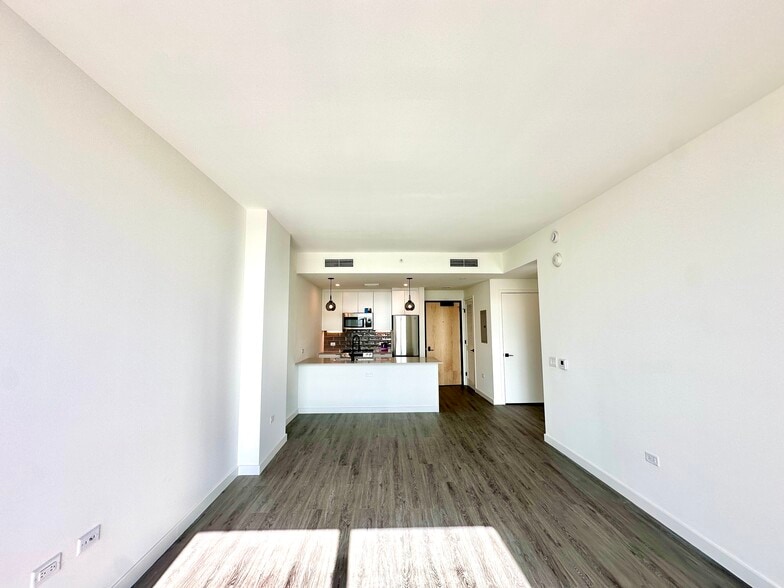 Building Photo - 370 NW 20th St