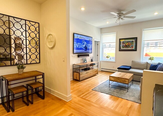 Building Photo - 315 Willow Ave