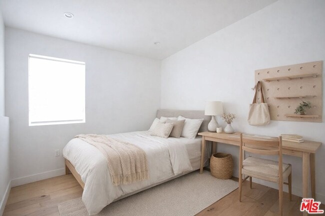 Building Photo - 2107 Mayview Dr