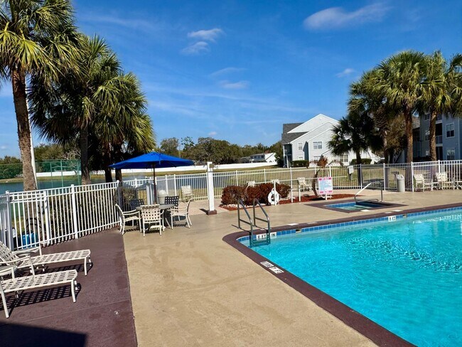 Building Photo - 1222 Bermuda Lakes Ln