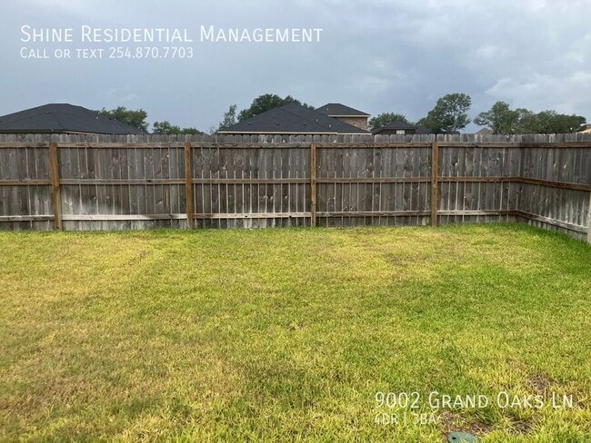 Building Photo - 9002 Grand Oaks Ln