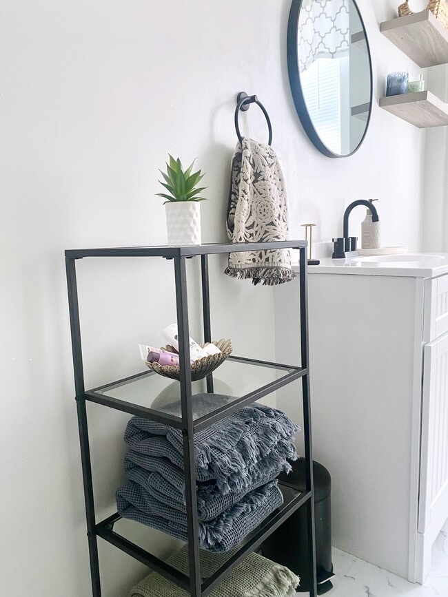 Building Photo - 7 N Robinson St