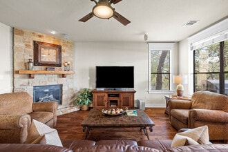 Building Photo - 18024 Edgewood Way