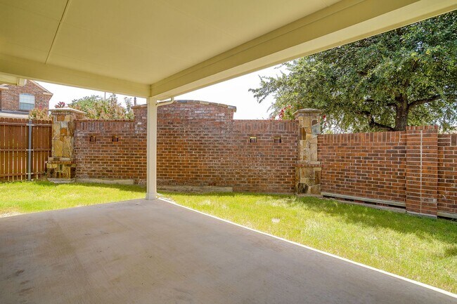 Building Photo - 3801 Weatherstone Dr