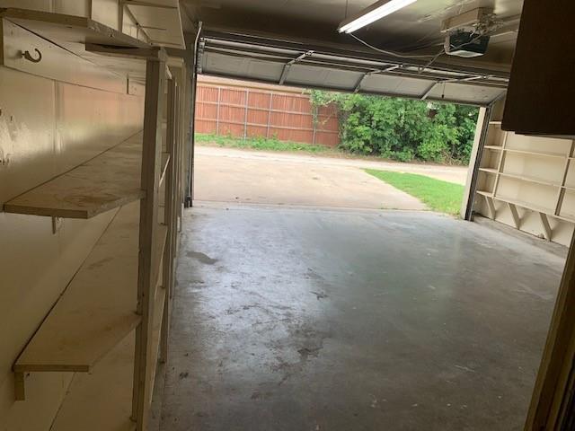 Building Photo - 1221 Willow Wood Ct