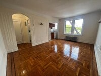 Building Photo - 0 bedroom in SUNNYSIDE NY 11104