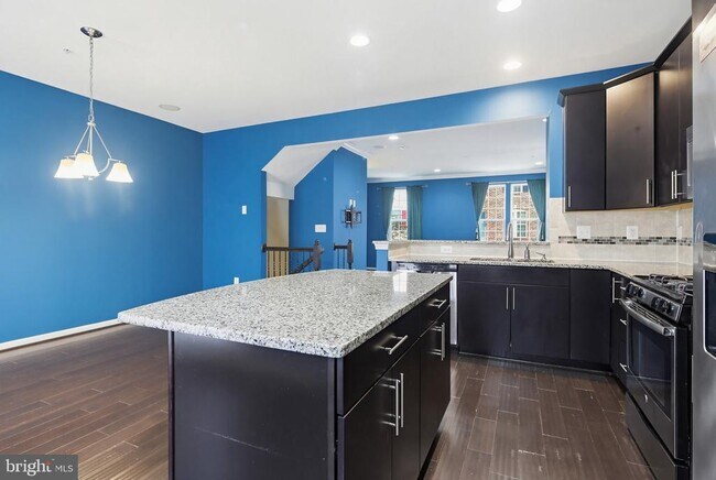 Building Photo - 7408 Wild Honey Way