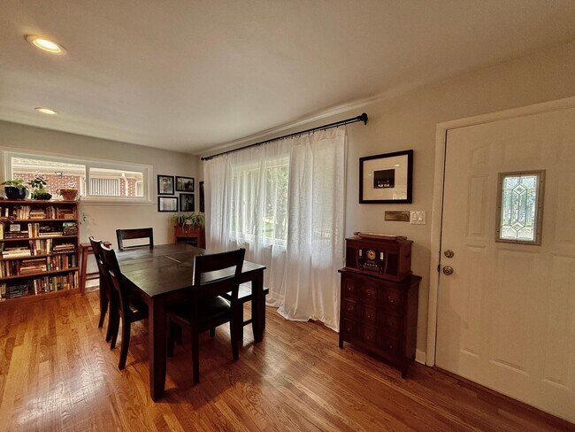Building Photo - Charming Updated 3-Bedroom Home in Pleasant Valley