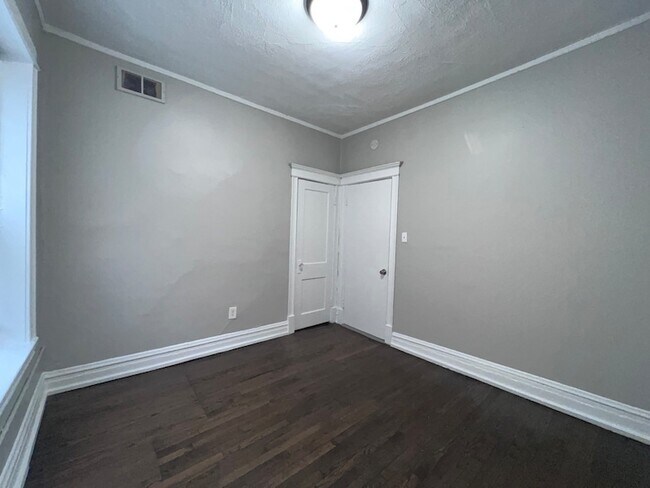 Building Photo - 2707 E 78th St