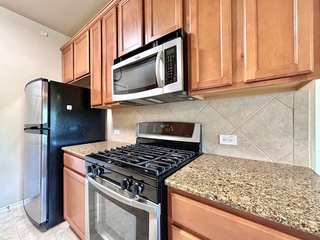 Building Photo - 1310 W Parmer Ln