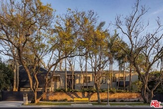 Building Photo - 576 E Channel Rd