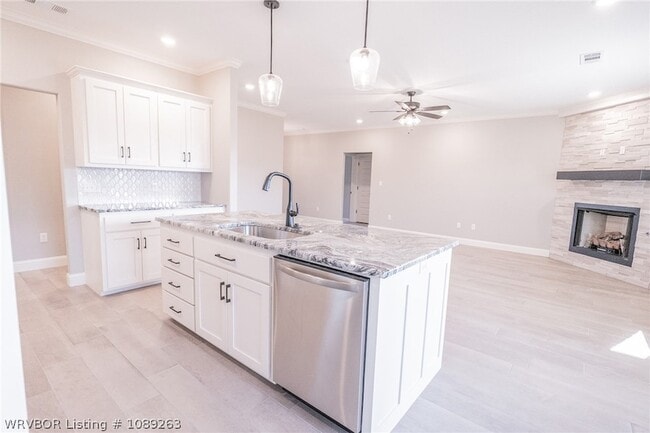 Building Photo - 9000 Mayswood Pl