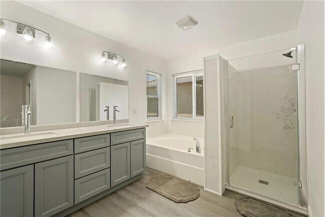 Building Photo - 5447 Benttree Way