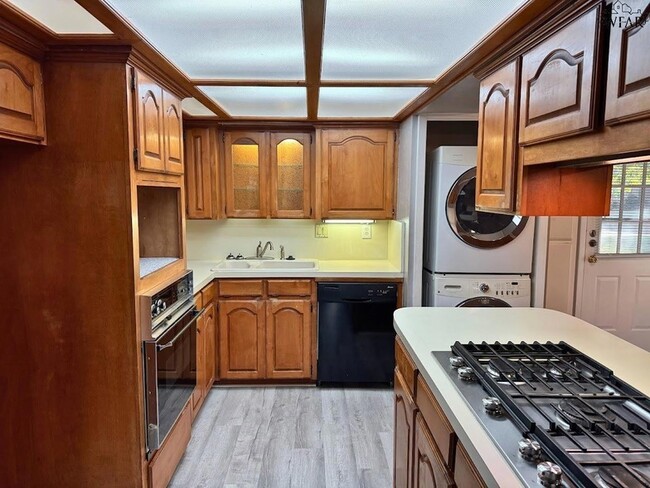 Building Photo - 4503 McCrory Ave