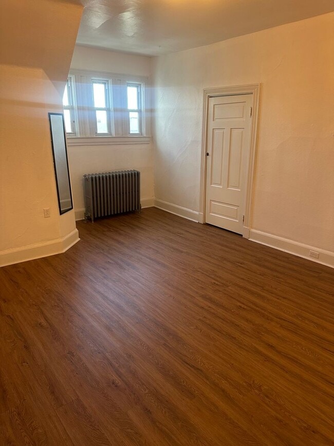 Building Photo - 140 S Fairmount St