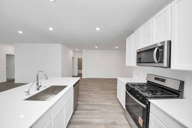 Building Photo - 6003 Bella Breeze Dr