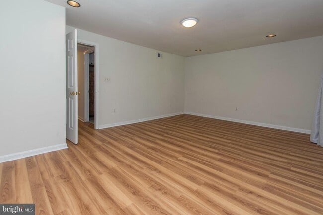 Building Photo - 7929 Capricorn Terrace