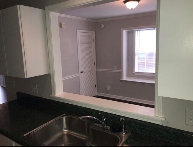 Building Photo - Nice and large 2 BR, 2.5 bath townhouse in Antioch, TN