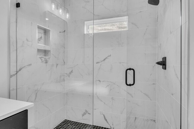 Building Photo - Modern Living in West Nashville