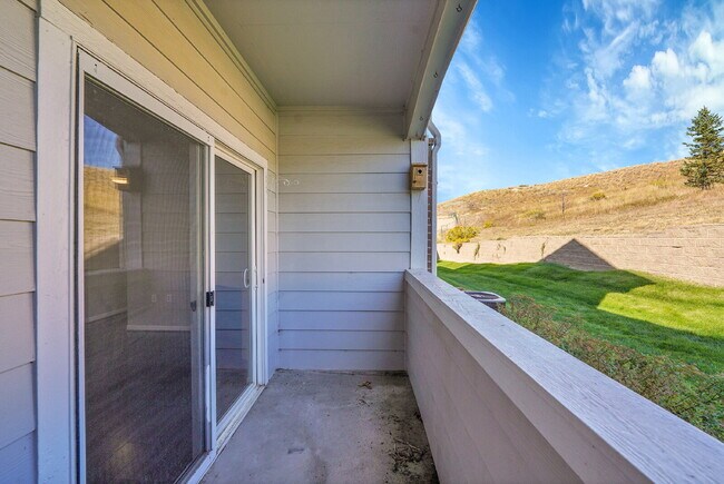 Building Photo - $1,750.00, 1 Bedroom, 1 Bathroom, Condo in Arvada with Washer and Dryer!