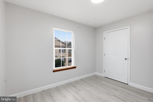 Building Photo - 5001 Lambsgate Ln