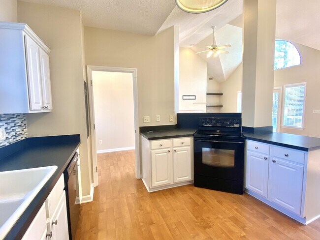 Building Photo - 42 Westminster Pl