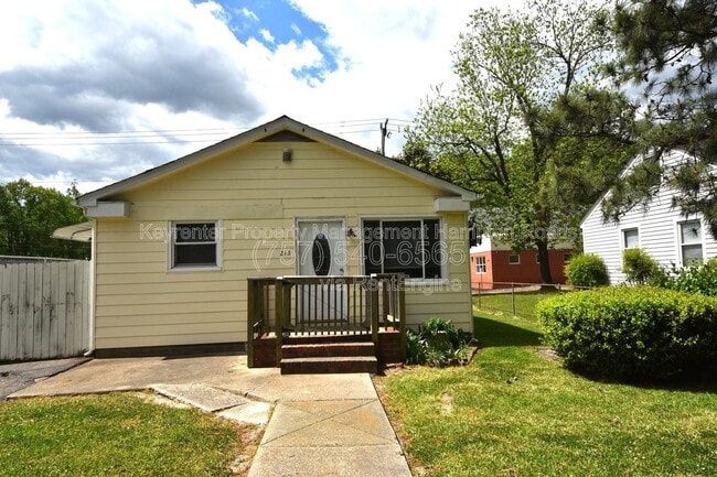 Building Photo - 213 Bassett Ave